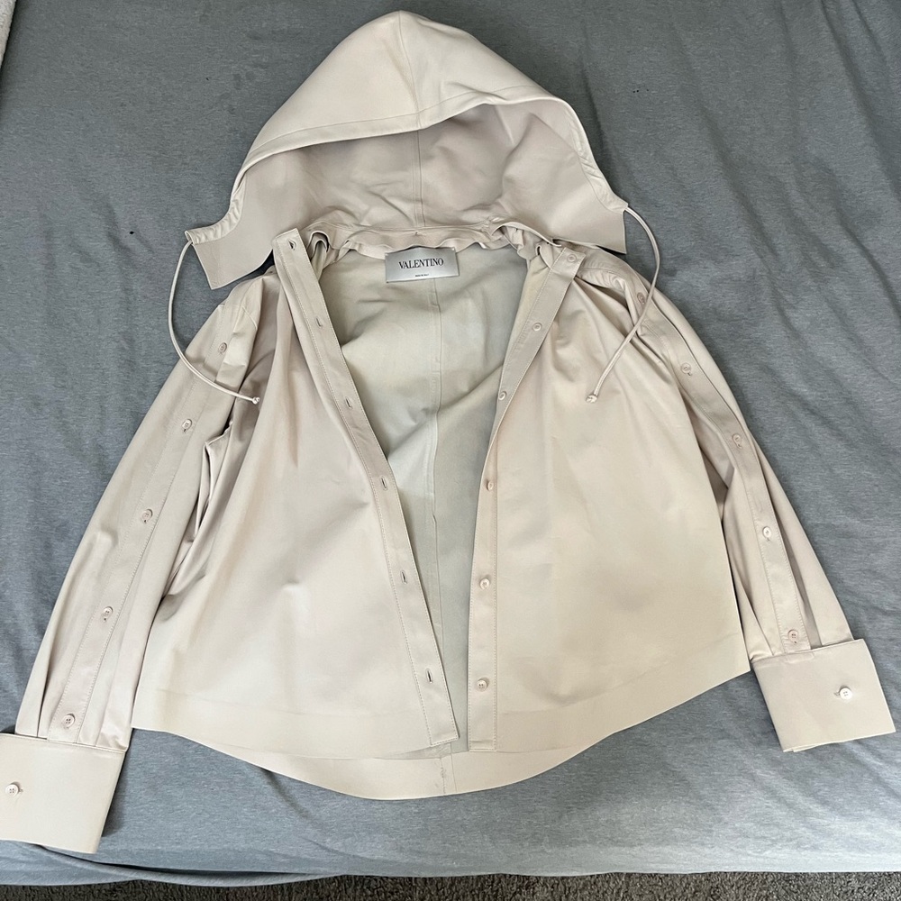 VALENTINO LIGHT JACKET FOR SALE!! 🌸🌸🌸